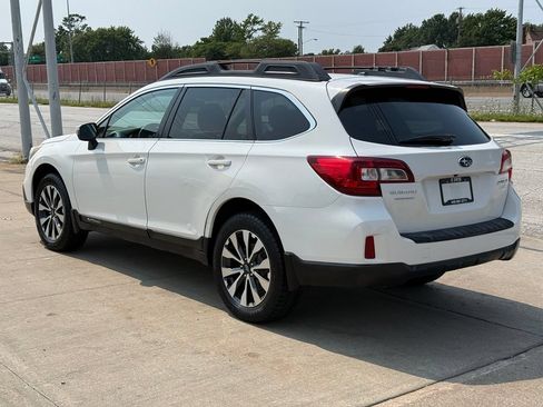 Used 2015 Subaru Outback 2.5i Limited AWD/4WD image 10