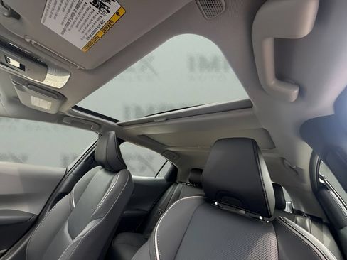 Used 2026 Toyota Prius XLE FWD image 8