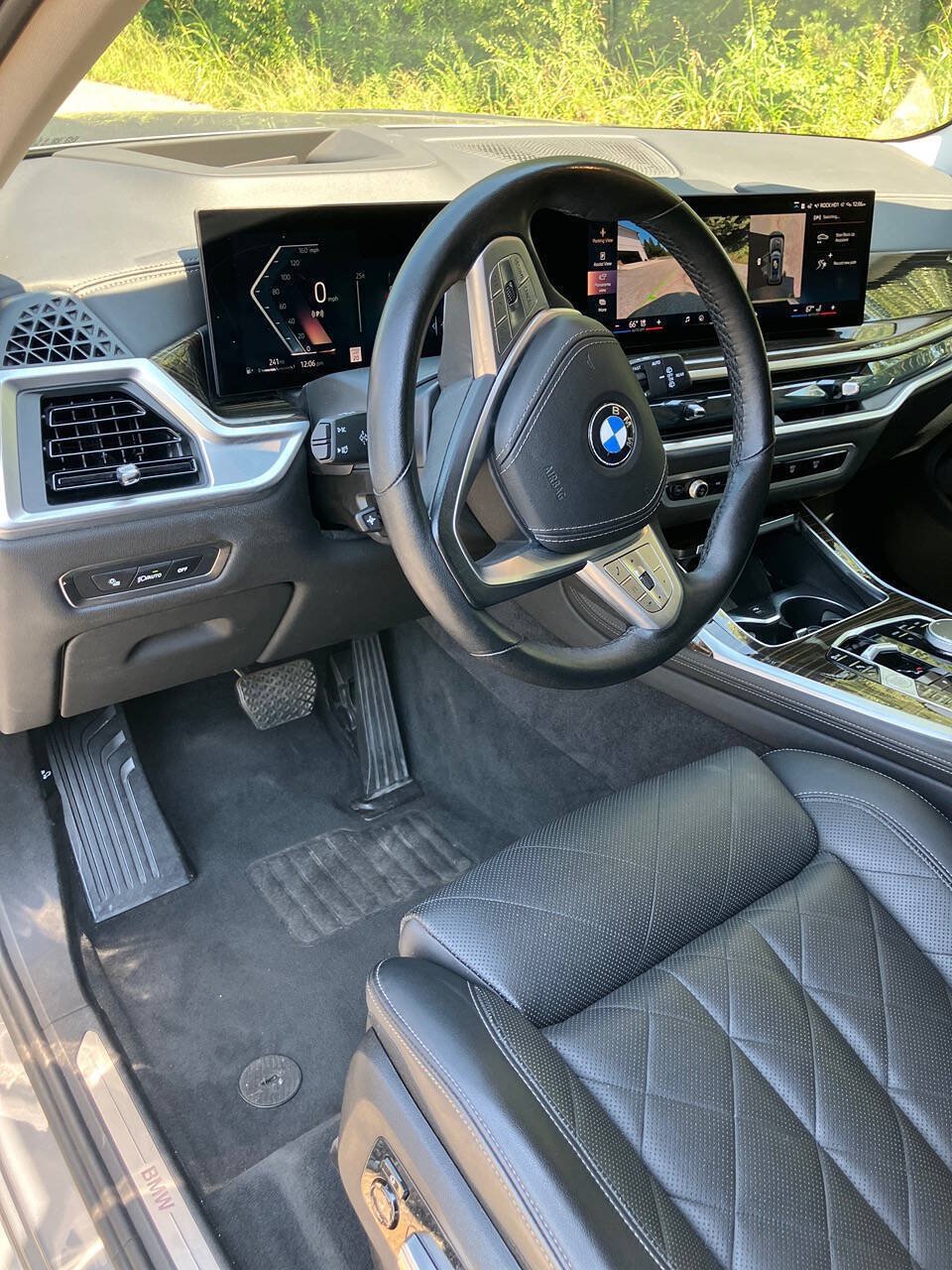 Used 2025 BMW X7 xDrive40i w/ Premium Package AWD/4WD image 13