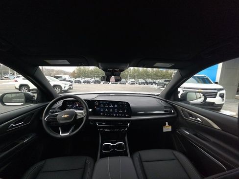 New 2026 Chevrolet Traverse LT image 13