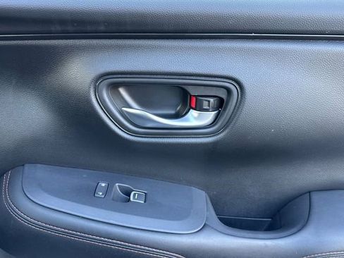 Certified 2025 Honda HR-V Sport image 21