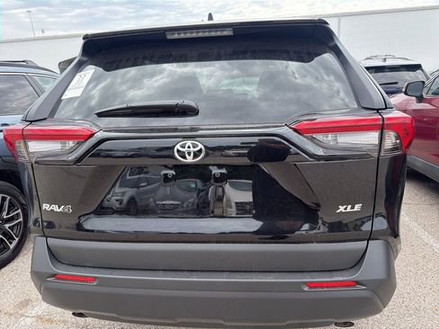 Used 2025 Toyota RAV4 XLE Premium FWD image 6