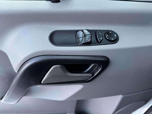 Used 2013 Mercedes-Benz Sprinter 2500 image 7