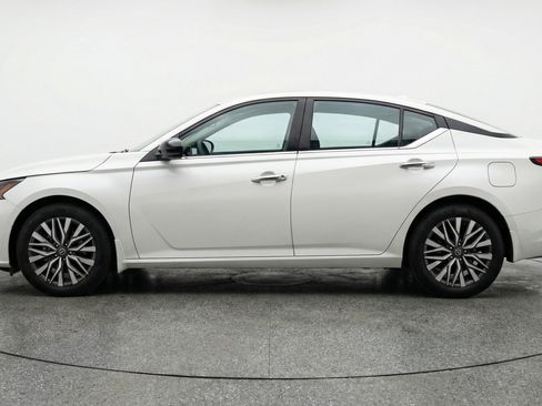 Used 2025 Nissan Altima 2.5 SV image 5