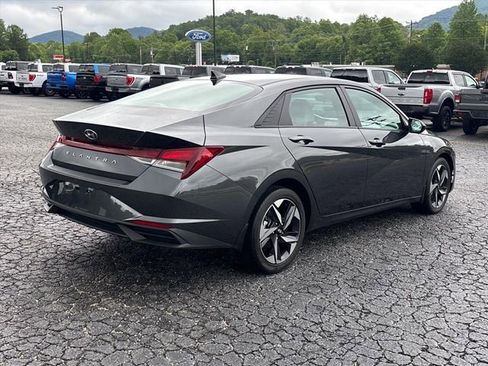 Used 2023 Hyundai Elantra SEL w/ Convenience Package FWD image 8