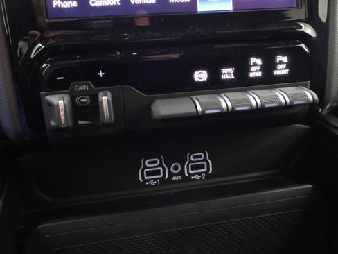 Used 2025 RAM 2500 Big Horn AWD/4WD image 47