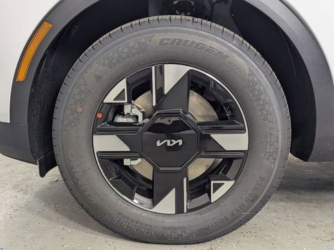 New 2026 Kia Sportage LX w/ LX Convenience Package AWD/4WD image 9