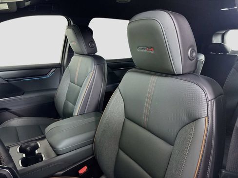 New 2026 GMC Acadia AT4 w/ Luxury Package AWD/4WD image 21