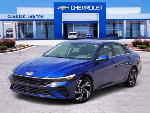 Used 2025 Hyundai Elantra Limited FWD image 1