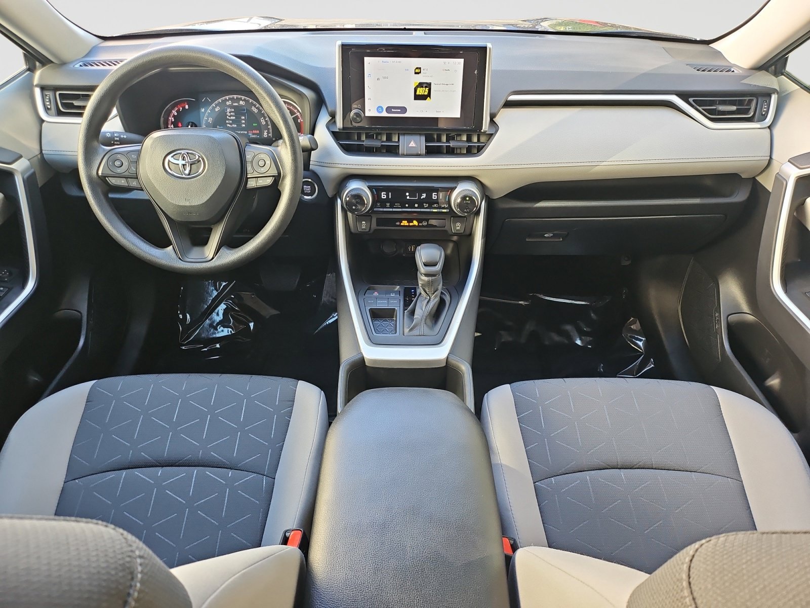 Used 2023 Toyota RAV4 XLE FWD image 16