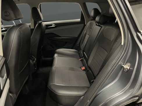 Used 2022 Volkswagen Taos SE w/ IQ.Drive SE Package image 27