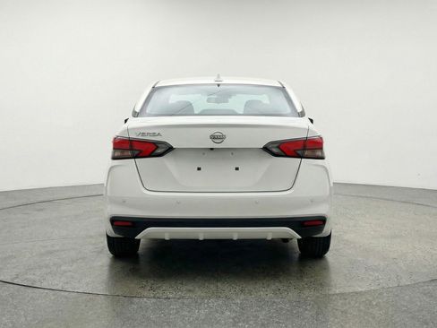 Used 2025 Nissan Versa SV image 6