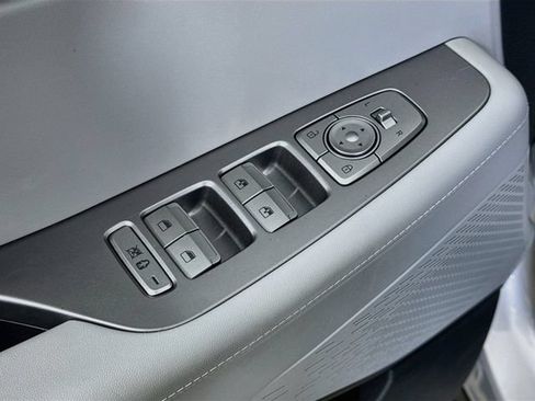 Used 2025 Hyundai Palisade SEL FWD image 19