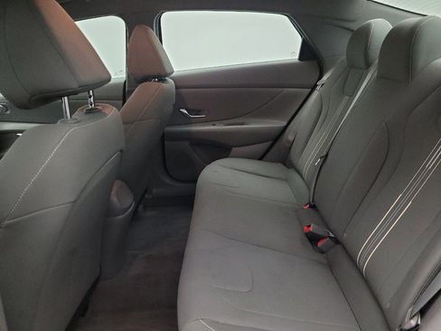 Used 2023 Hyundai Elantra SEL FWD image 18