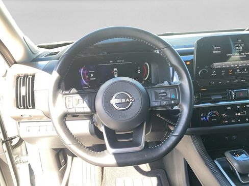 Used 2023 Nissan Pathfinder Platinum FWD image 12