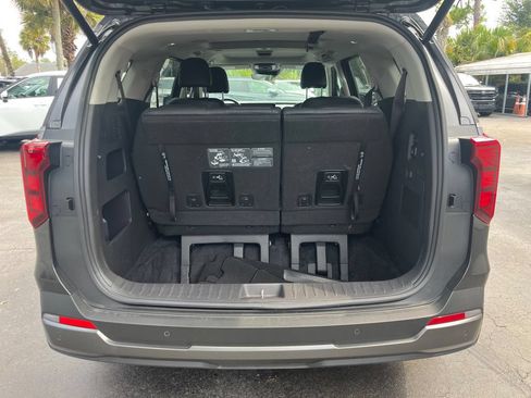 Used 2026 Kia Carnival SX w/ SX Dark Edition Package FWD image 5