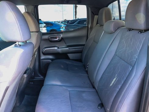 Used 2019 Toyota Tacoma TRD Off-Road image 19