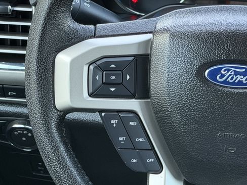 Used 2016 Ford F150 Lariat w/ Equipment Group 502A Luxury AWD/4WD image 18