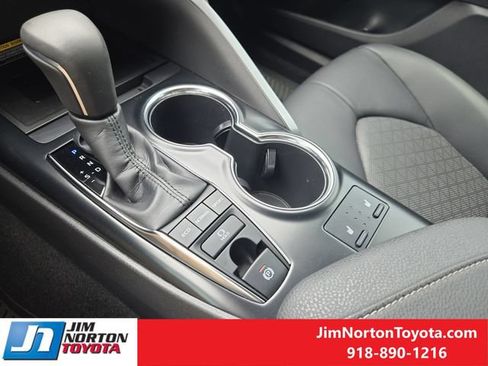 Used 2019 Toyota Camry XSE FWD image 22