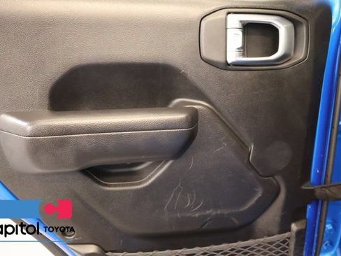 Used 2023 Jeep Gladiator Sport AWD/4WD image 30