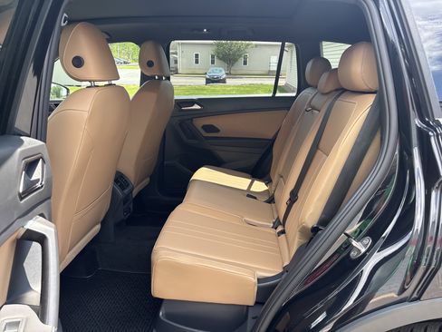 Used 2022 Volkswagen Tiguan SE AWD/4WD image 14