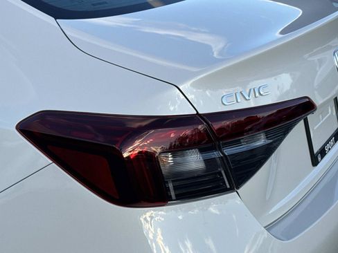 Used 2025 Honda Civic Sport image 29