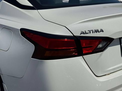 Certified 2025 Nissan Altima 2.5 SL FWD image 10
