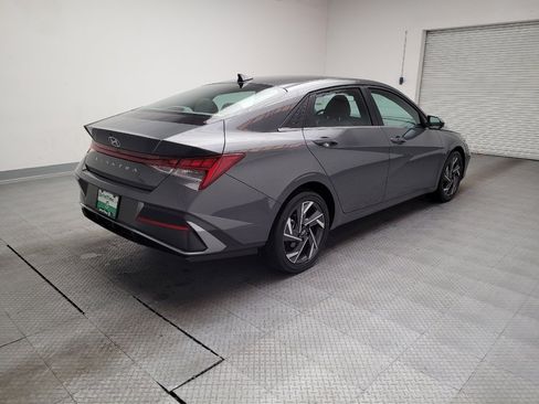 Used 2025 Hyundai Elantra SEL FWD image 9