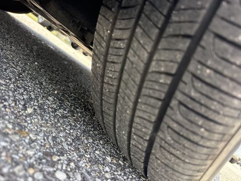 Certified 2025 Hyundai Elantra SE FWD image 9
