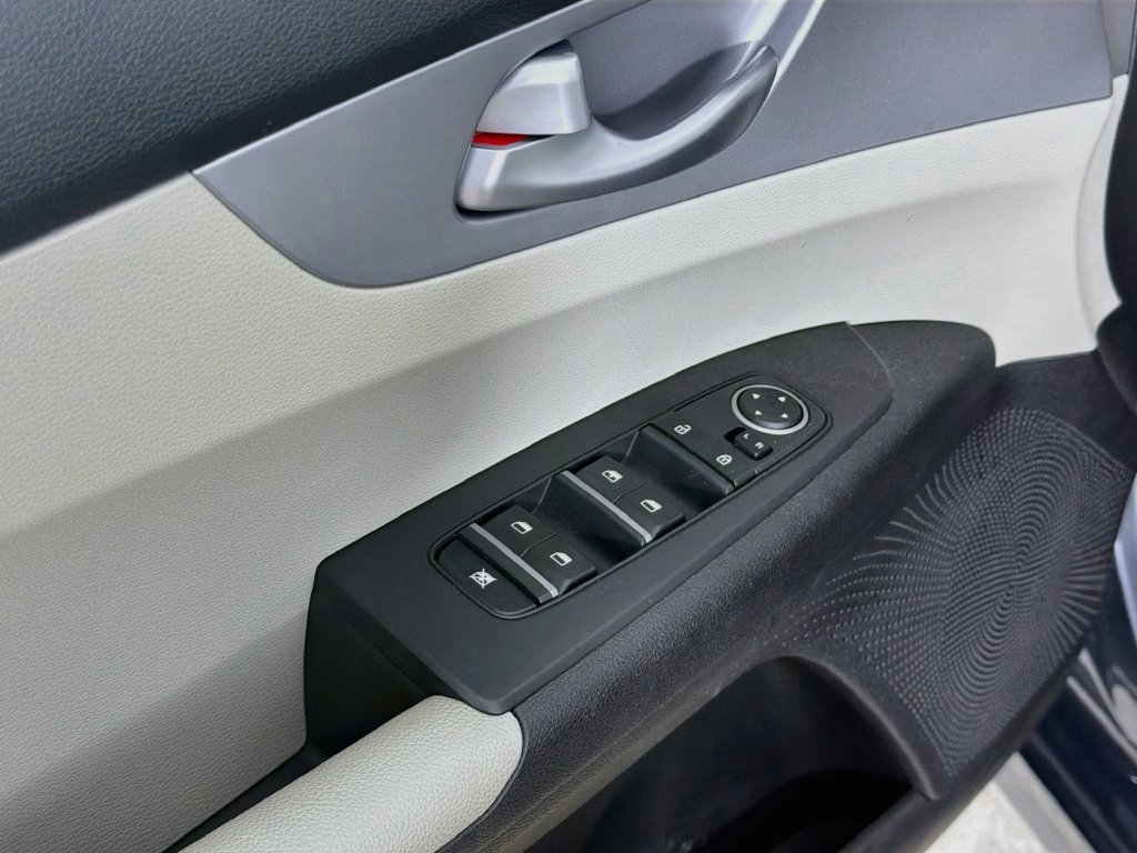 Certified 2023 Kia Forte LXS w/ LXS Technology Package FWD image 17