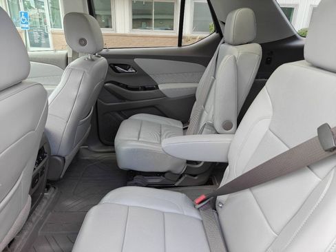 Used 2019 Chevrolet Traverse Premier w/ Driver Confidence II Package FWD image 16
