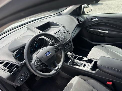Used 2018 Ford Escape SE FWD image 17