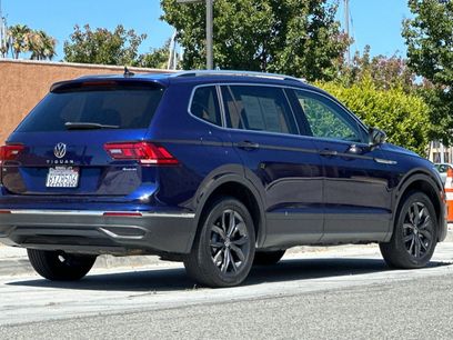 Used 2022 Volkswagen Tiguan SE w/ Panoramic Sunroof Package