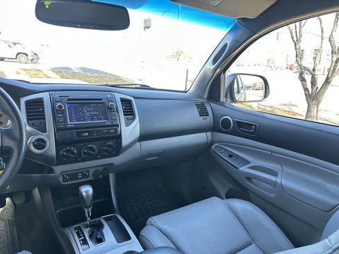 Used 2013 Toyota Tacoma 4x4 Double Cab image 29