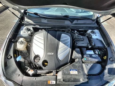 Used 2017 Hyundai Azera Limited image 20