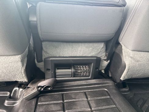 Used 2015 RAM 2500 Tradesman w/ Chrome Appearance Group image 31