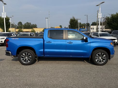 Used 2026 Chevrolet Silverado 1500 LT w/ LPO, Liner Protection Package AWD/4WD image 16