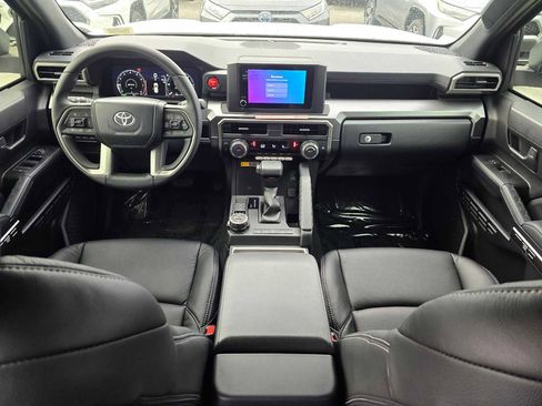 Certified 2025 Toyota 4Runner TRD Off-Road image 32