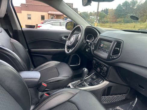 Used 2021 Jeep Compass Latitude w/ Sun and Sound Group image 10