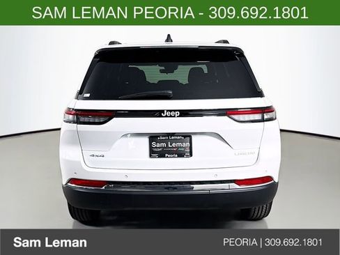 New 2025 Jeep Grand Cherokee Laredo image 6