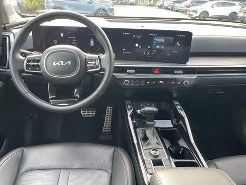 Used 2025 Kia Sorento SX AWD/4WD image 15