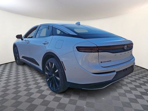 New 2026 Toyota Crown Platinum image 4