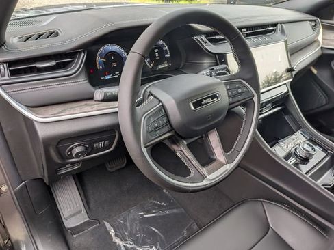 New 2026 Jeep Grand Cherokee Limited AWD/4WD image 11