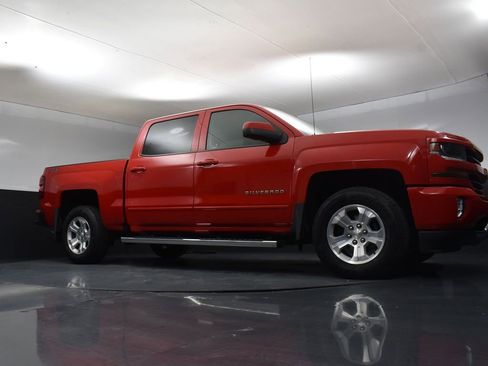Used 2018 Chevrolet Silverado 1500 LT w/ All Star Edition AWD/4WD image 26