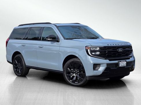 Used 2025 Ford Expedition Platinum w/ Stealth Appearance Package AWD/4WD image 2
