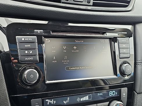 Used 2019 Nissan Rogue SL w/ Premium Package image 24