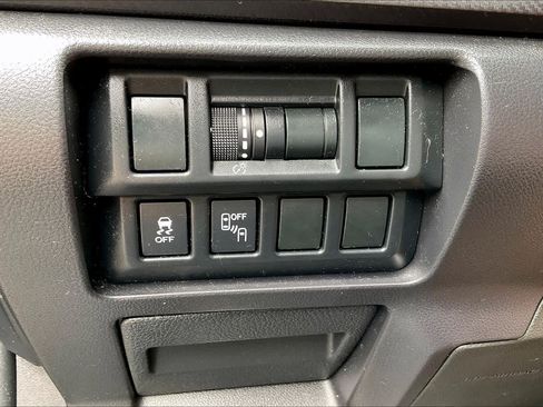 Used 2018 Subaru Impreza 2.0i Sport w/ Popular Package #2 AWD/4WD image 35