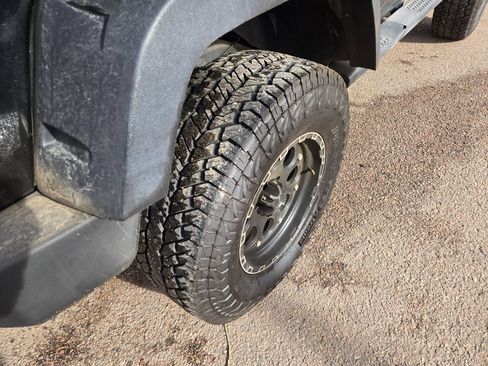 Used 2013 Jeep Wrangler Unlimited Sahara w/ Connectivity Group AWD/4WD image 10