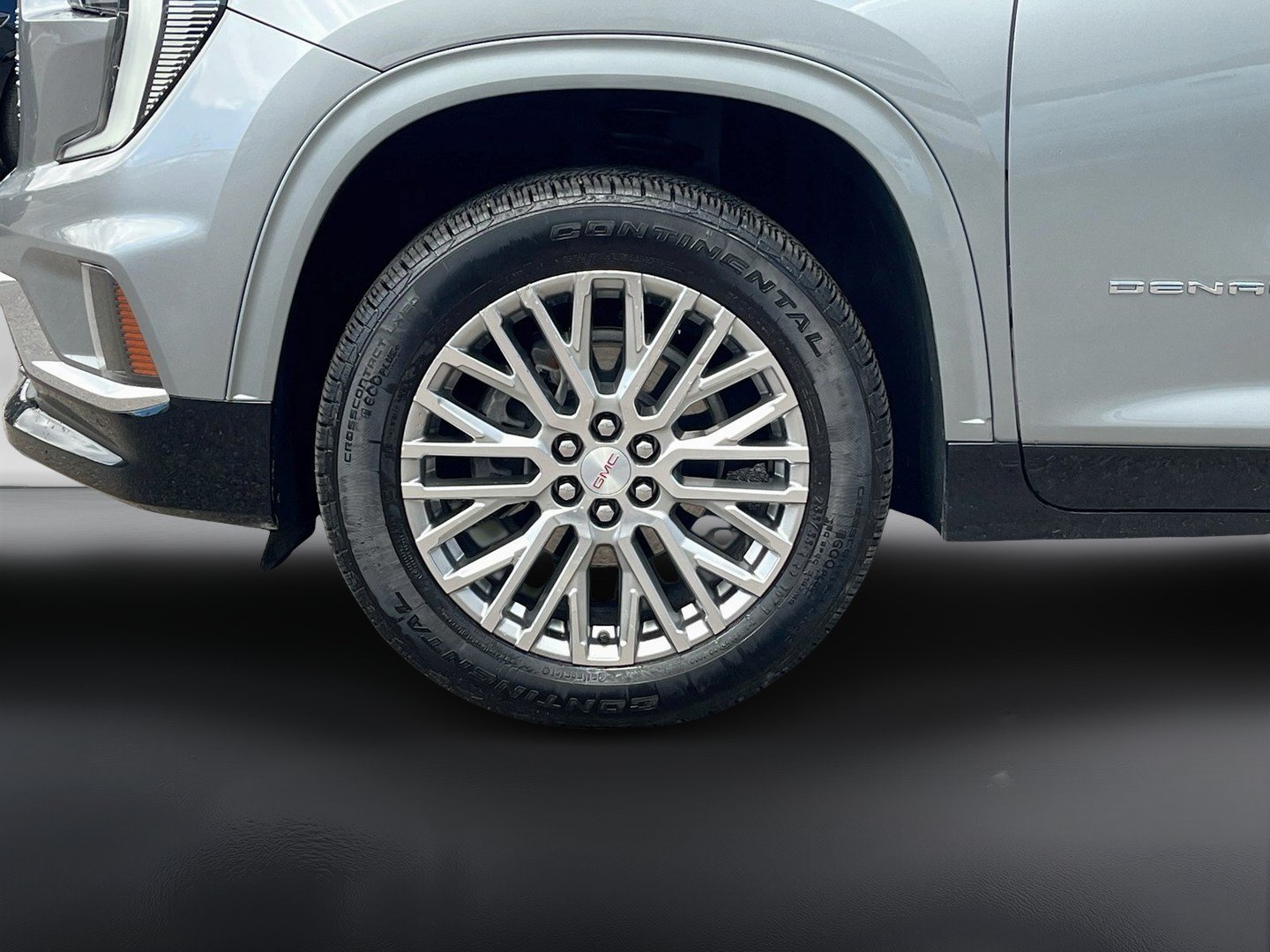 Used 2024 GMC Acadia Denali FWD image 34