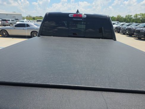 Used 2019 RAM 1500 Laramie AWD/4WD image 7